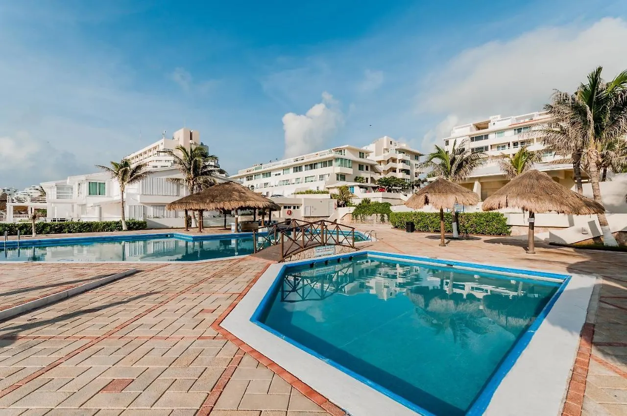 Rooftop Private Jacuzzi In Beach Front Penthouse Aparthotel Cancun